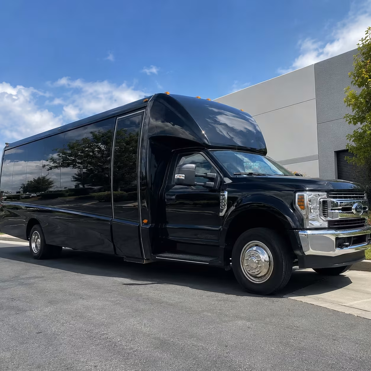 monterey park 18 passenger minibus rental